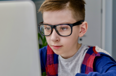 Школьников будут обучать работе с искусственным интеллектом  