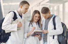 Медколледж МАУП: профессия, практика и работа в Европе