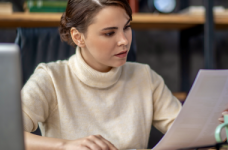 США помогут выплатить зарплаты педагогам