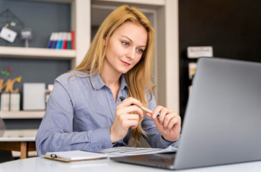 Влияние платформ для онлайн-курсов на обучение в школах