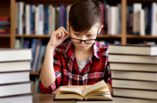 Школьные учебники для Украины печатают в ЕС