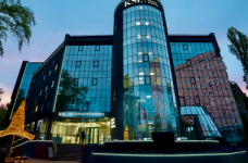 KSE предоставит 700 грантов на обучение на своих программах