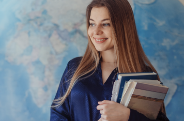 МОН: оплата труда должна создавать конкуренцию среди учителей