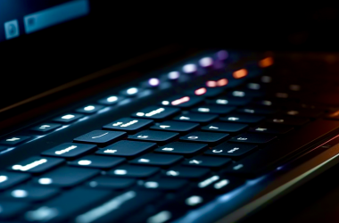 МОН проверит использование гаджетов, переданных школам  