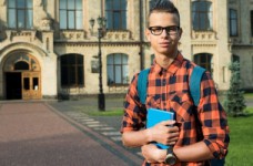 Чехия предлагает стипендии в магистратуру и докторантуру