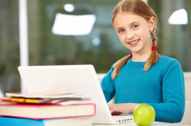 Армения передала более 1000 гаджетов для украинских детей