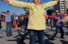 Киевская власть утвердила программу для школьников "Утренняя гимнастика"