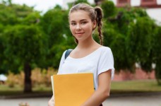 Колледжи и филиалы вузов в этом году делали последний набор