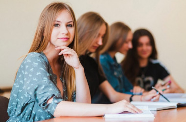 Доля вузов с высокими степенями риска сокращается