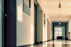 Регионы не используют средства на школьные укрытия