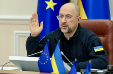 Выплаты педагогам в 2024 году вырастут на 21%, – Шмыгаль