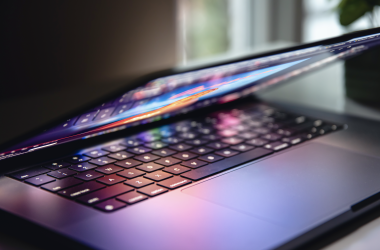 ЮНИСЕФ предоставил почти 29 тысяч ноутбуков для школьников