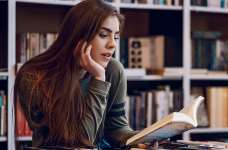 Университеты смогут преподавать большинство дисциплин на английском