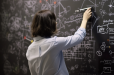 Семь областей получат средства для выплаты зарплат учителям