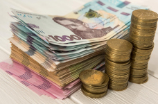 Привлекает ли ваша школа средства родителей и спонсоров?