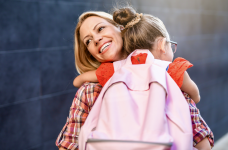 МОН: ученики должны находиться в укрытиях до завершения тревоги