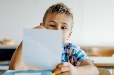 Омбудсмен призвал не выдвигать лишних требований к ученикам за границей  