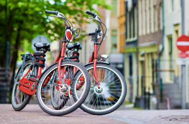 В Украине запустили инициативу «Велосипедом до школи»