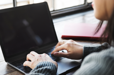 Большинство украинцев владеют цифровыми навыками