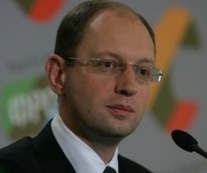 Государство не имеет права выпускать безработных за бюджетные деньги, - А.Яценюк