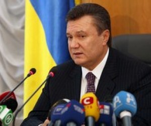 Янукович обещает учителям специальную премию