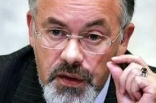 Табачник предлагает гордиться закрытием малокомплектных школ