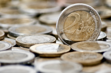 В правительстве намекнули, что учителям могут задержать зарплату