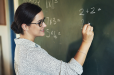 Объем тестов для учителей математики и начальных классов сокращен