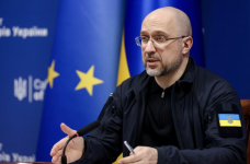 В правительстве обещают своевременно выплачивать зарплаты учителям