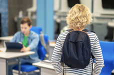 Более 400 школ обеспечат полицейским караулом безопасности