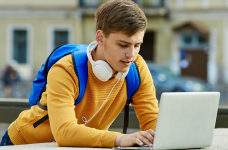 Студенты-мужчины могут выехать за границу на один семестр