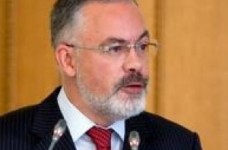 Табачник будет увольнять ректоров, распродающих имущество вузов