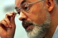 Табачник обещает детям-сиротам электронные книги