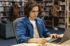 Студенты могут получить стипендии им. Героев Небесной Сотни