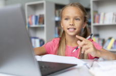 МОН планирует отменить дистанционное обучение для детей-ВПО