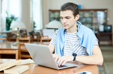 Поступающие в колледжи без НМТ закончили подавать заявления на поступление