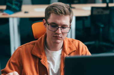 Молодежи предлагают 100 грантов на обучение в «Украинской ИТ-Сотне»