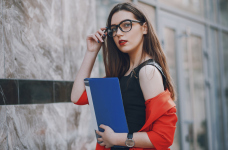 МОН отсрочило подачу заявлений на получение образовательных грантов