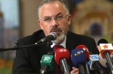 Почему мы должны платить из государственной казны из-за разгильдяя, - Д.Табачник