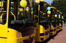 Для организации подвоза учеников приобрели 219 школьных автобусов
