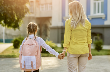 Большая часть родителей негативно относится к 12-летней школе