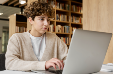 Половина старшеклассников пользуется услугами репетиторов