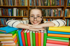 Япония передала Украине более миллиона учебников для 5 классов НУШ