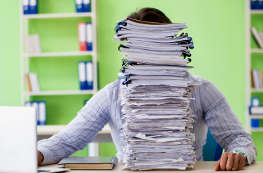 МОН намерено запретить все виды запросов к школам