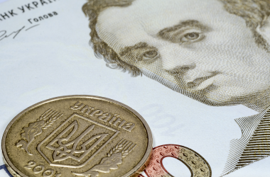 Зарплаты учителей с января вырастут на тысячу грн