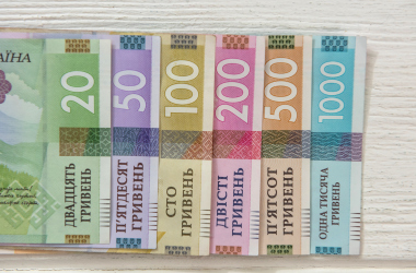 Каково Ваше отношение к выплате «учительской тысячи»?