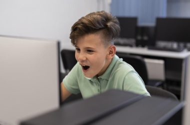 Deeds4kids предлагает гранты для обучения детей ВПЛ современных профессий