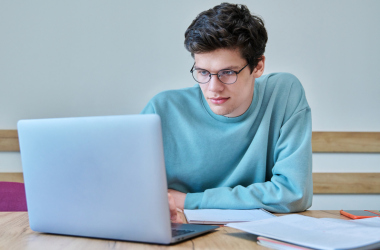 МОН утвердило график государственных квалификационных экзаменов в 2025 году