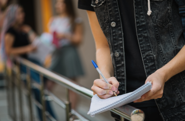 Юноши смогут дистанционно становиться на военный учет