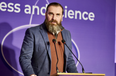 МОН планирует снизить отток интеллекта из науки в частный сектор